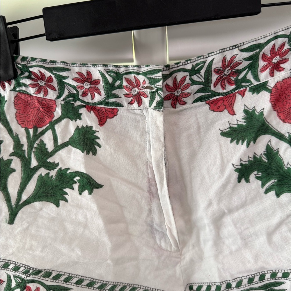 Juliet Dunn White High-Waist Embroidered Shorts with Red & Green Floral - Picture 5 of 11